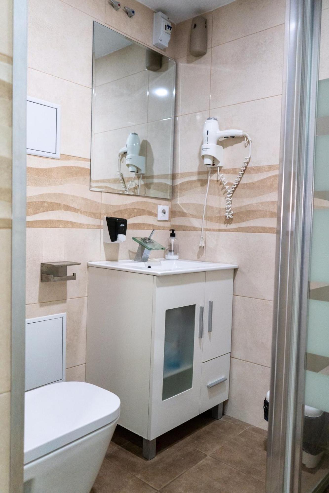 Invecar Holding Apartment Seville Exterior photo